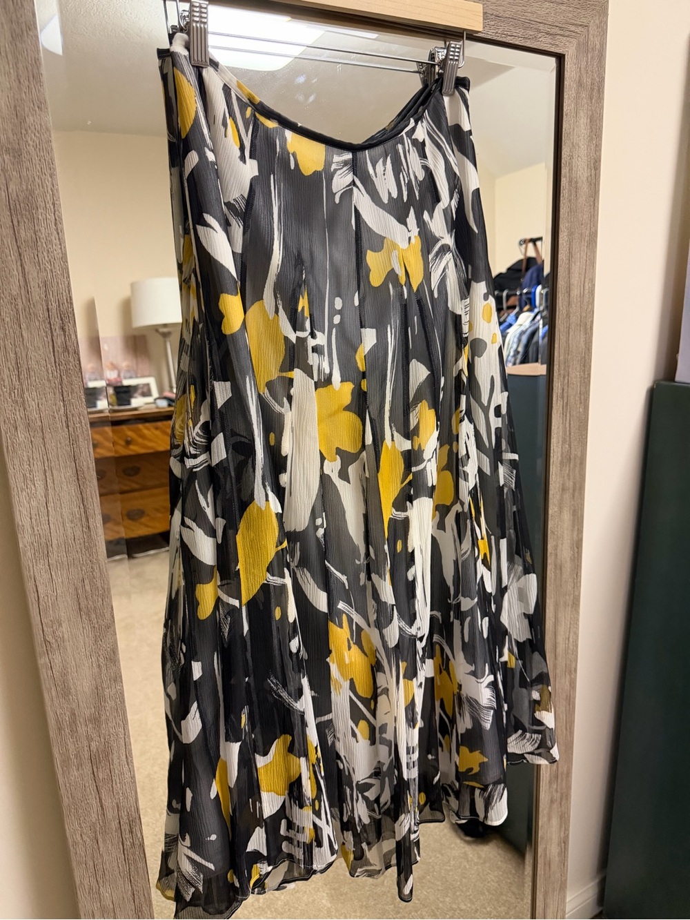 Peter Nygard Black, White & Yellow Pleated Skirt
